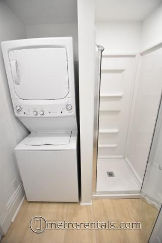 shower and washer/dryer
